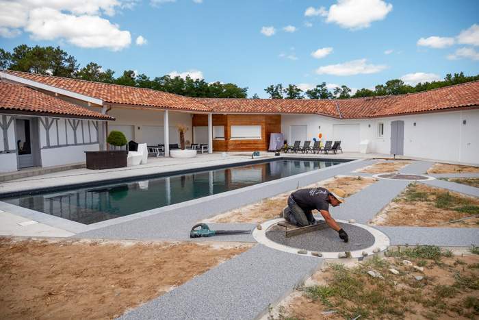 Mise en place de moquette de pierre à Soorts-Hossegor