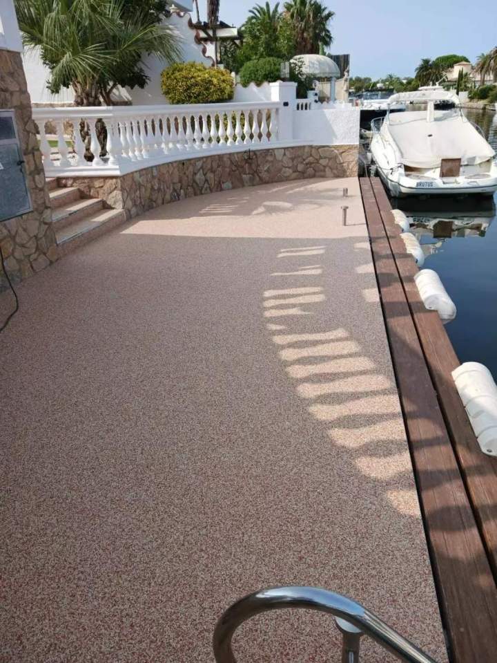 Finitions en moquette de pierre pour jardins et terrasses à Soorts-Hossegor